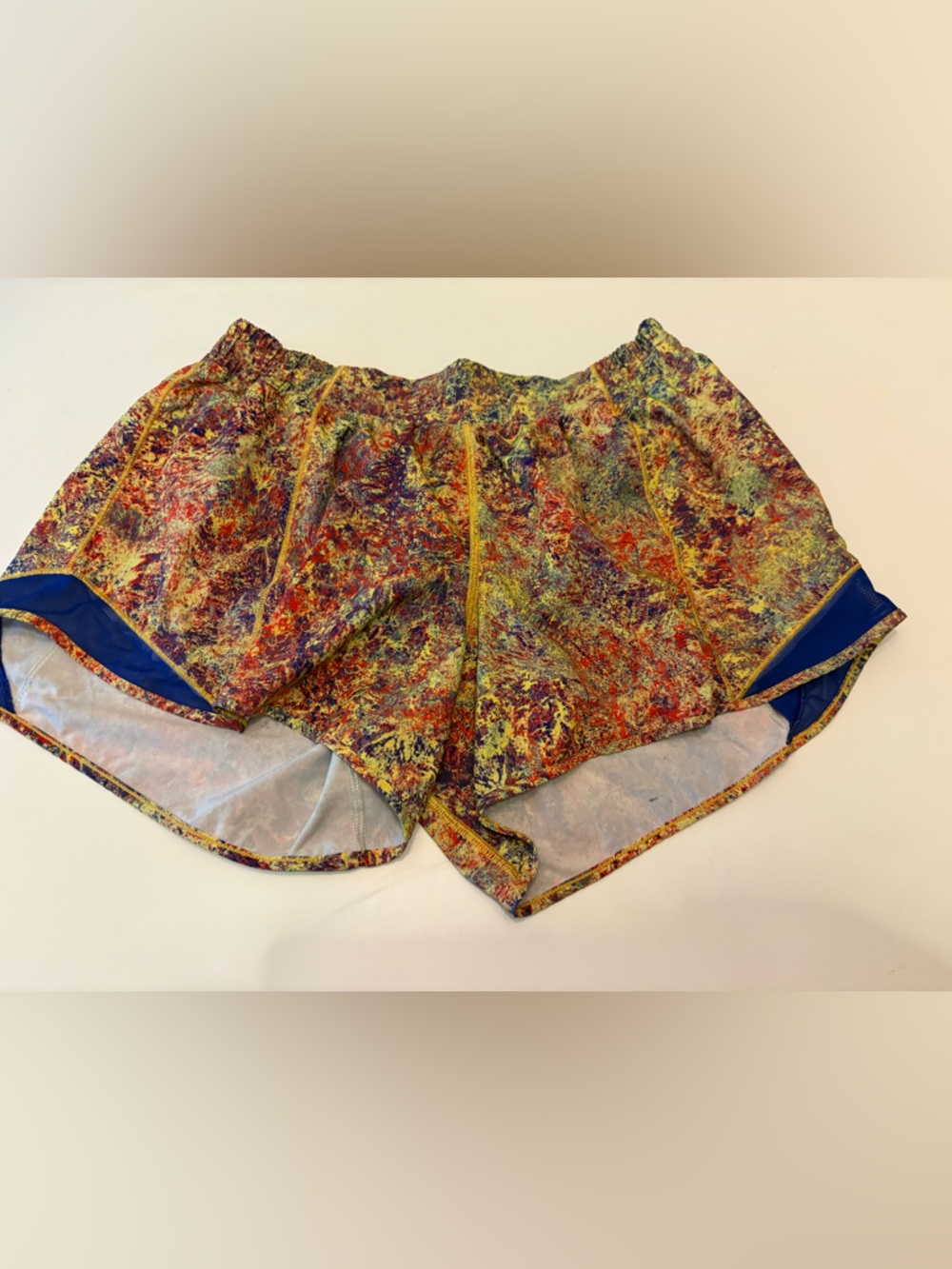 Lululemon Seawheeze Special Edition Hotty Hots woodland size 10 tall 4”